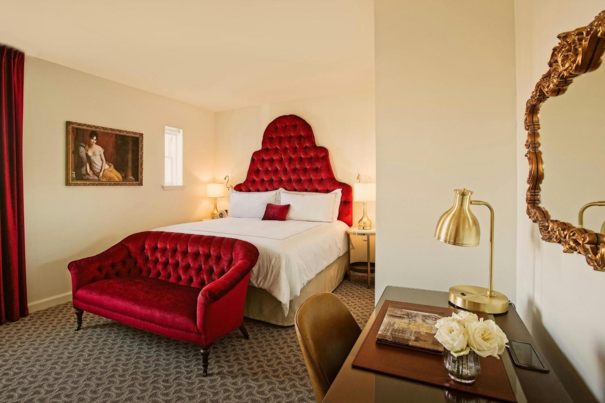 Hotel The Historic Cavalier And Club Autograph Collection 4*