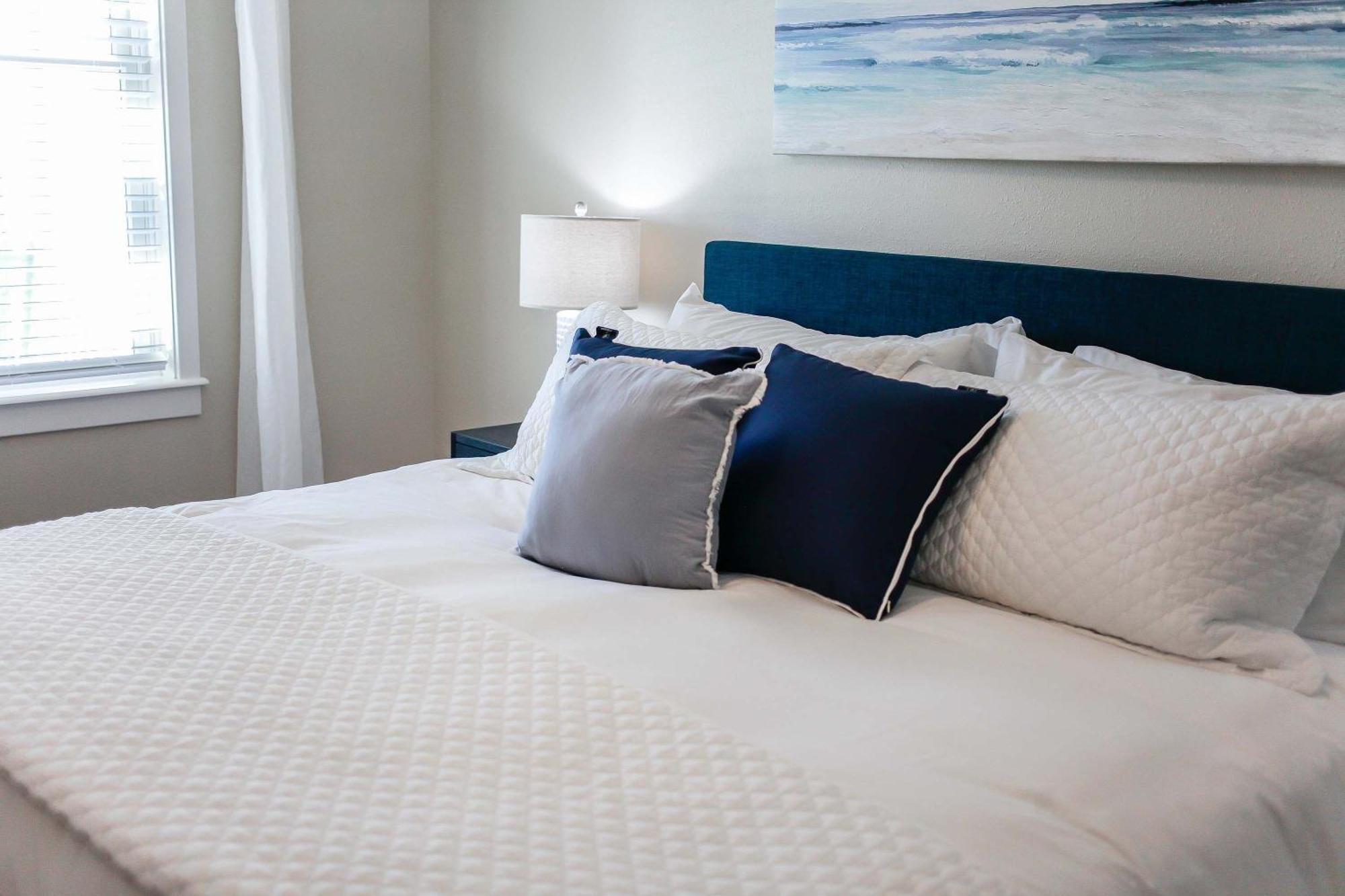 Holiday home Sojourn's Sanctuary Vitamin Sea Sleeps 6 *