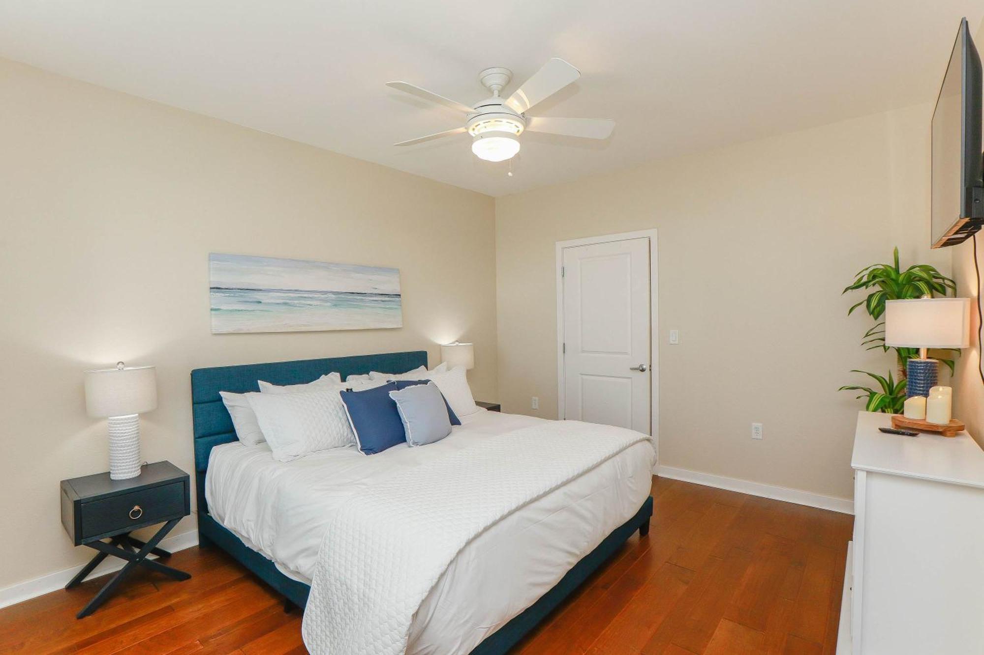 Sojourn's Sanctuary Vitamin Sea Sleeps 6 Holiday home