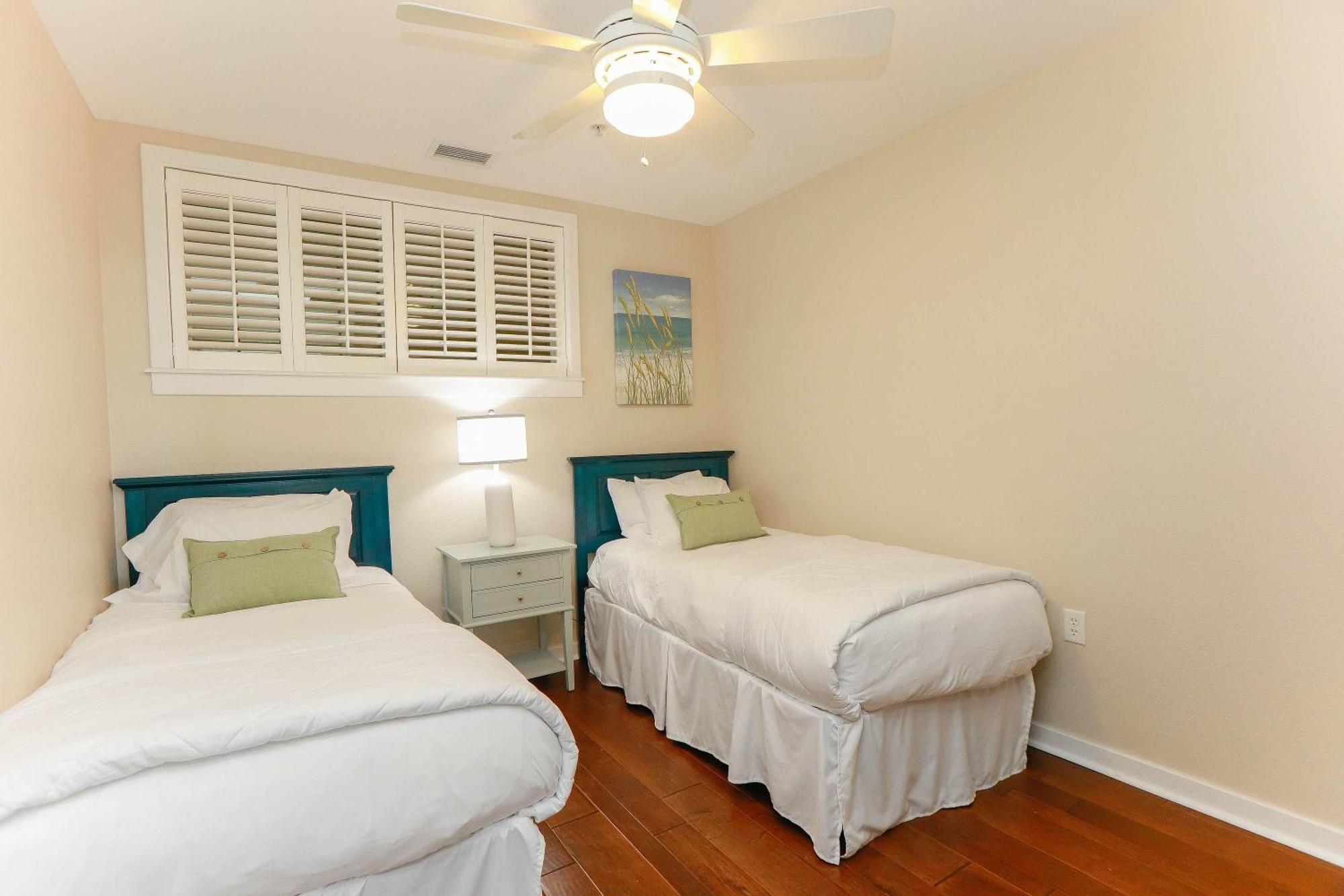 Sojourn's Sanctuary Vitamin Sea Sleeps 6 Holiday home
