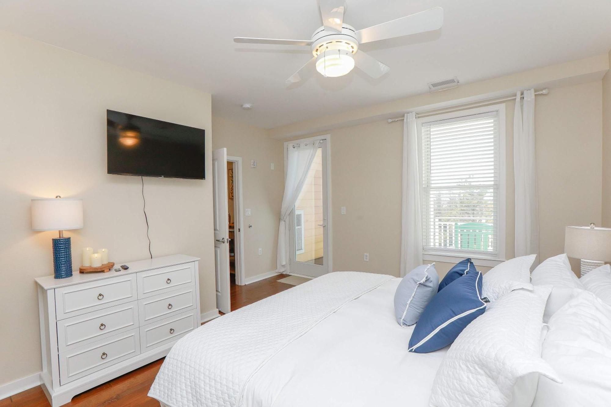 Sojourn's Sanctuary Vitamin Sea Sleeps 6 Holiday home Virginia Beach