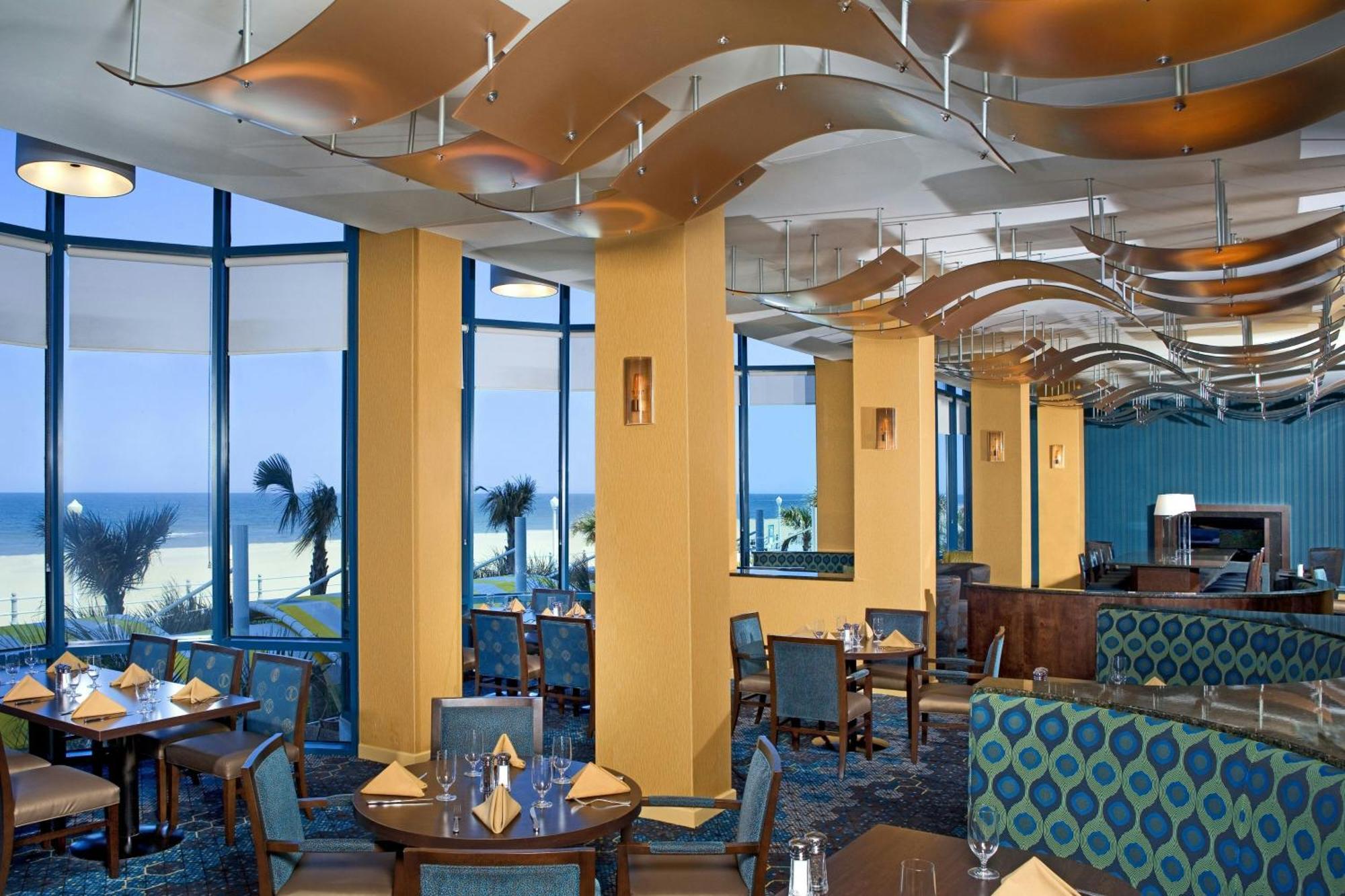 Sheraton Oceanfront 3*
