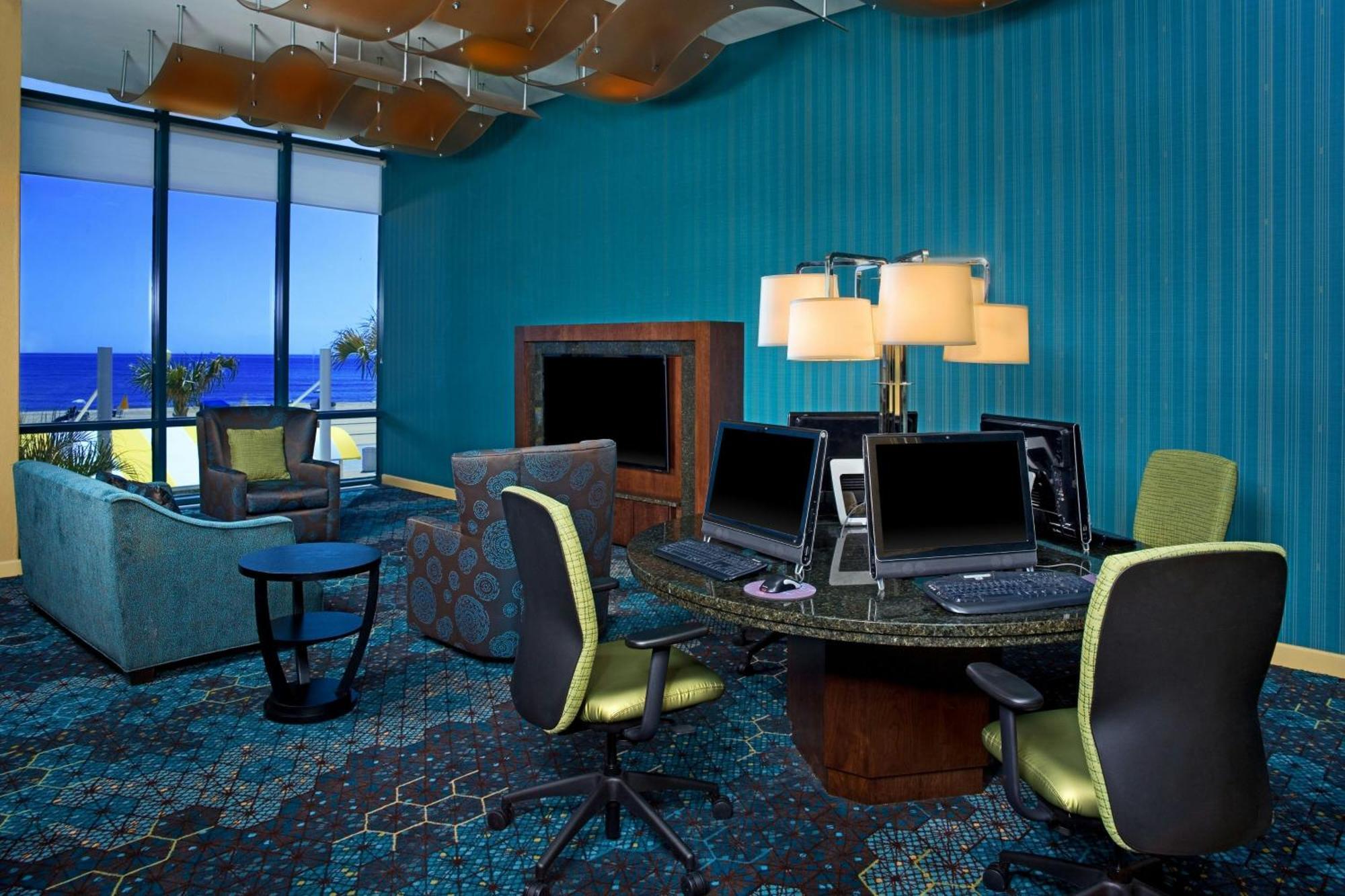Sheraton Oceanfront 3*