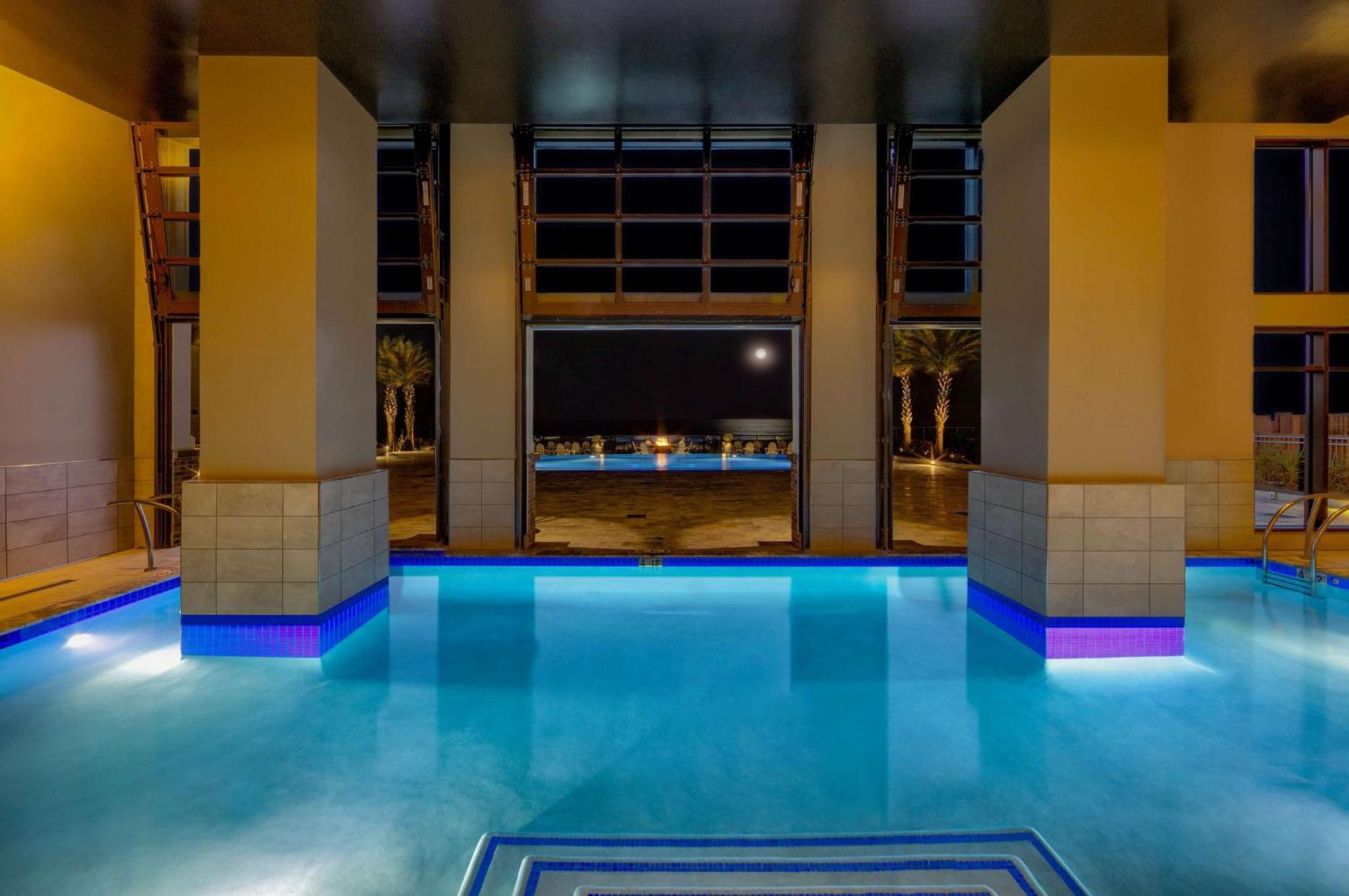Embassy By Hilton Virginia Oceanfront Resort 4*