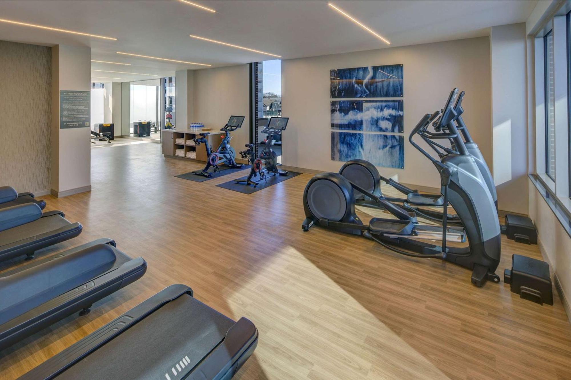 Resort Embassy By Hilton Virginia Oceanfront