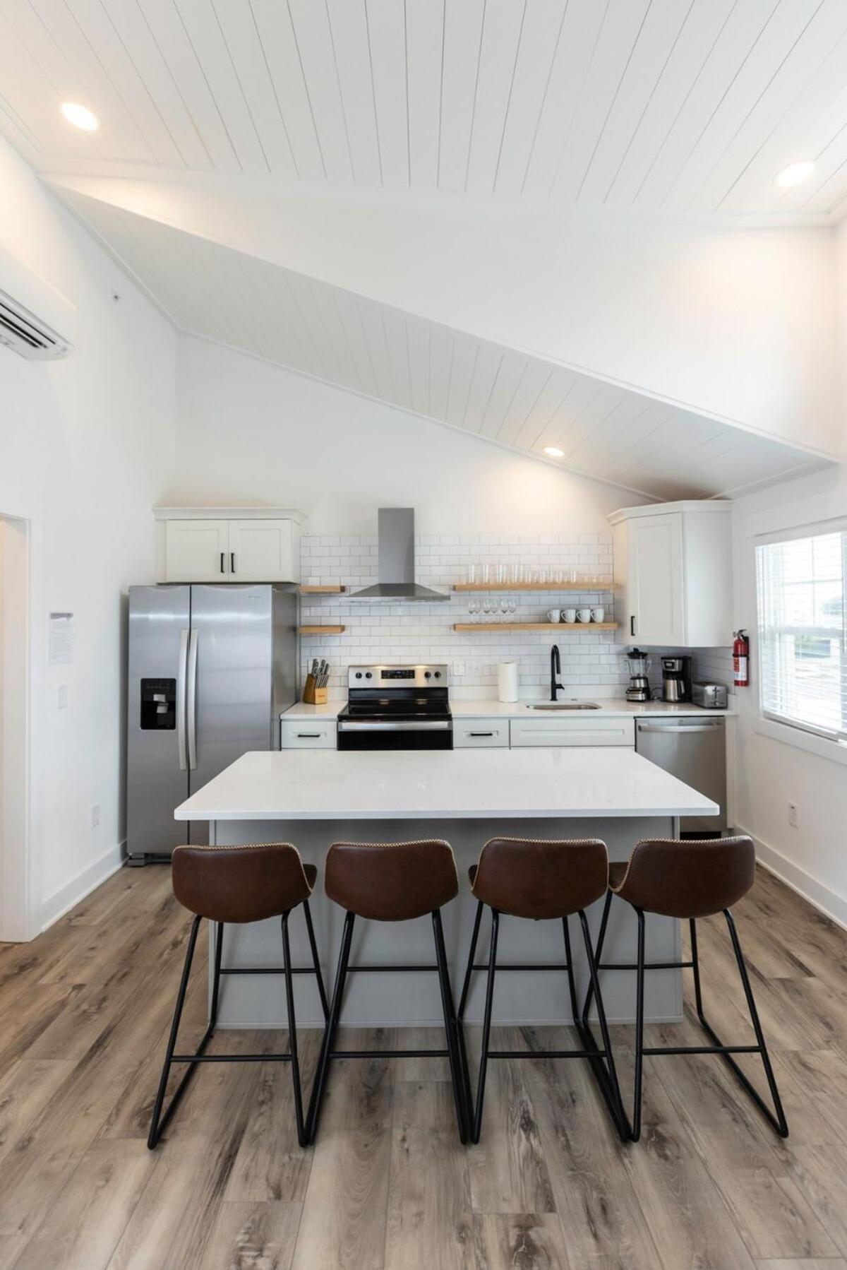 Ocean Lofts In The Vibe #8 - 5 Min Walk To Apartment