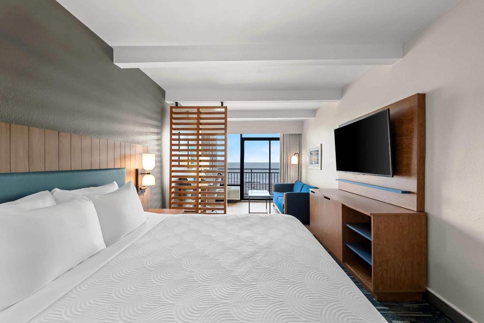 Country & By Radisson, Virginia Oceanfront , Va 3*