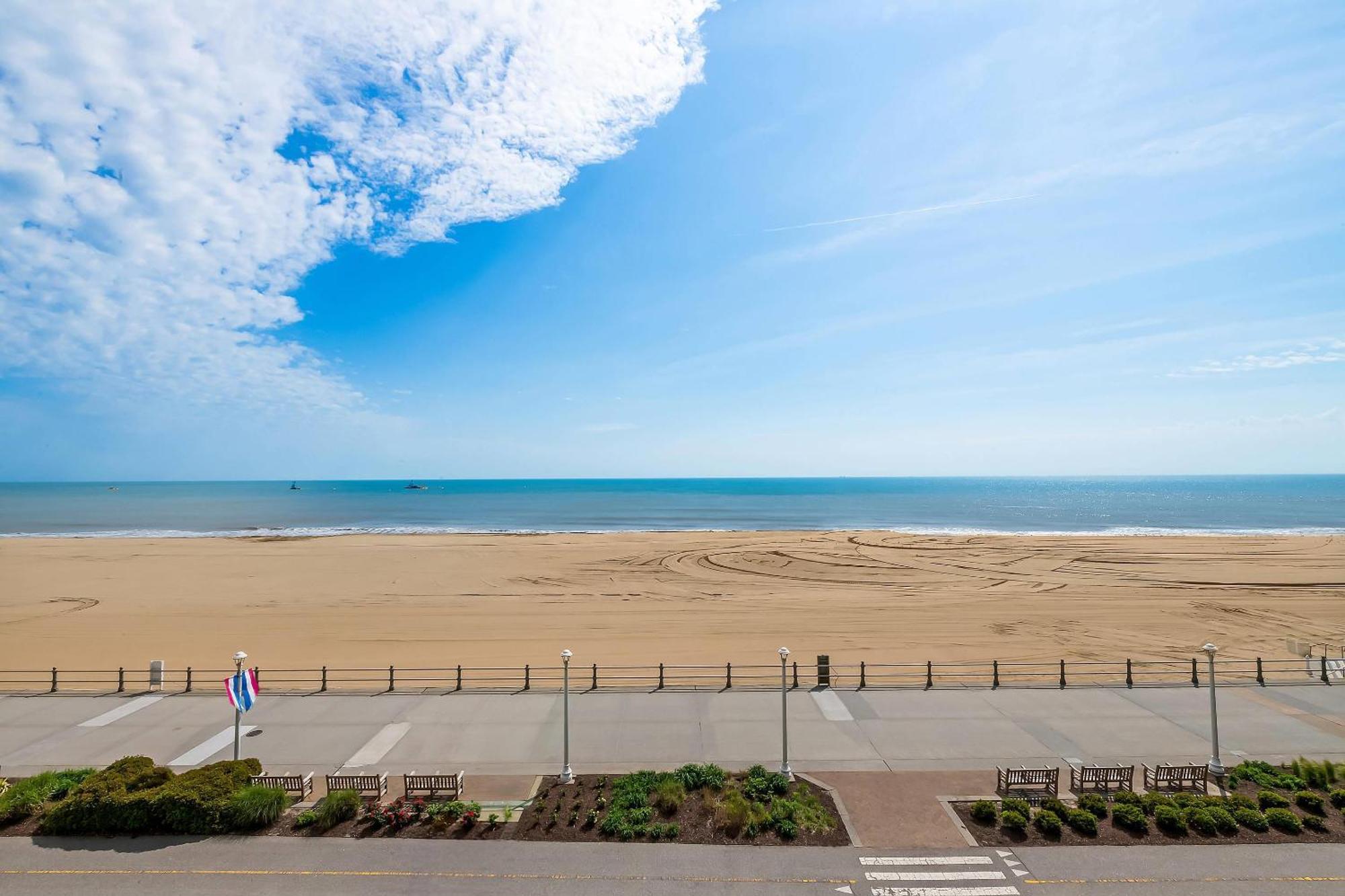 Country & By Radisson, Virginia Oceanfront , Va