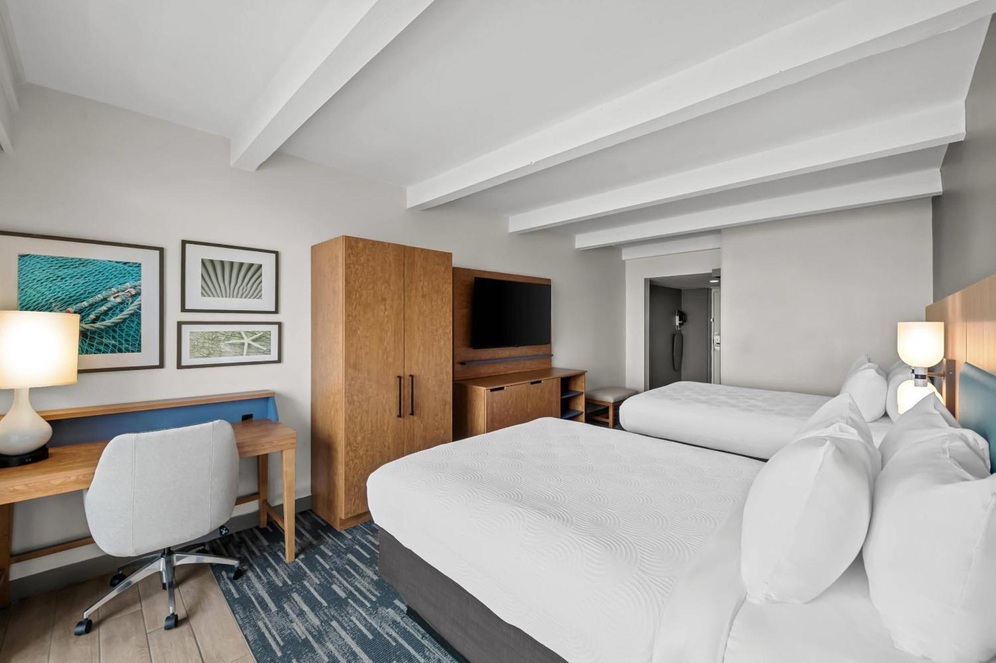 Hotel Country & By Radisson, Virginia Oceanfront , Va Virginia Beach