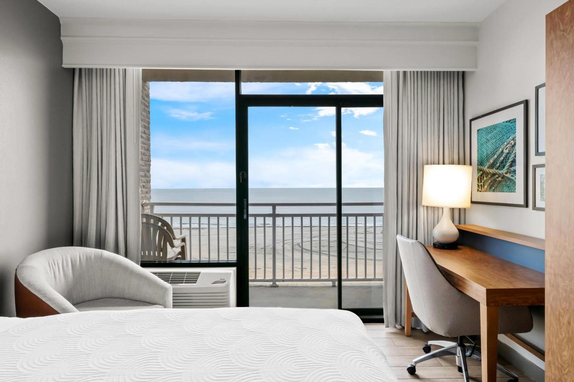 Country & By Radisson, Virginia Oceanfront , Va Virginia Beach