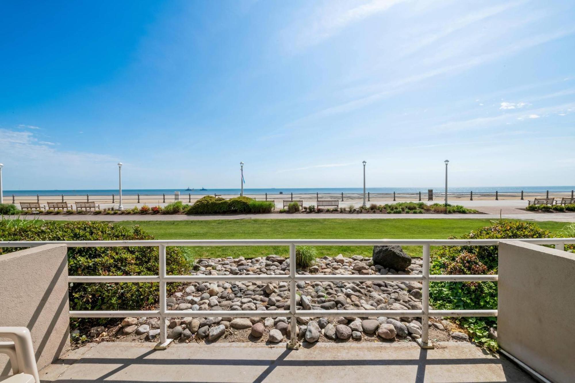 Country & By Radisson, Virginia Oceanfront , Va
