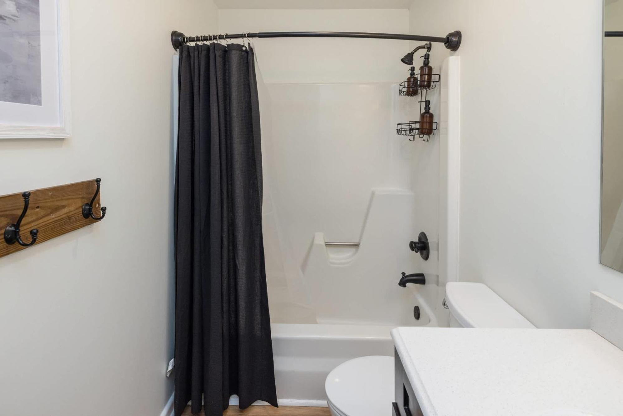 Tranquility With Hot Tub Holiday home *