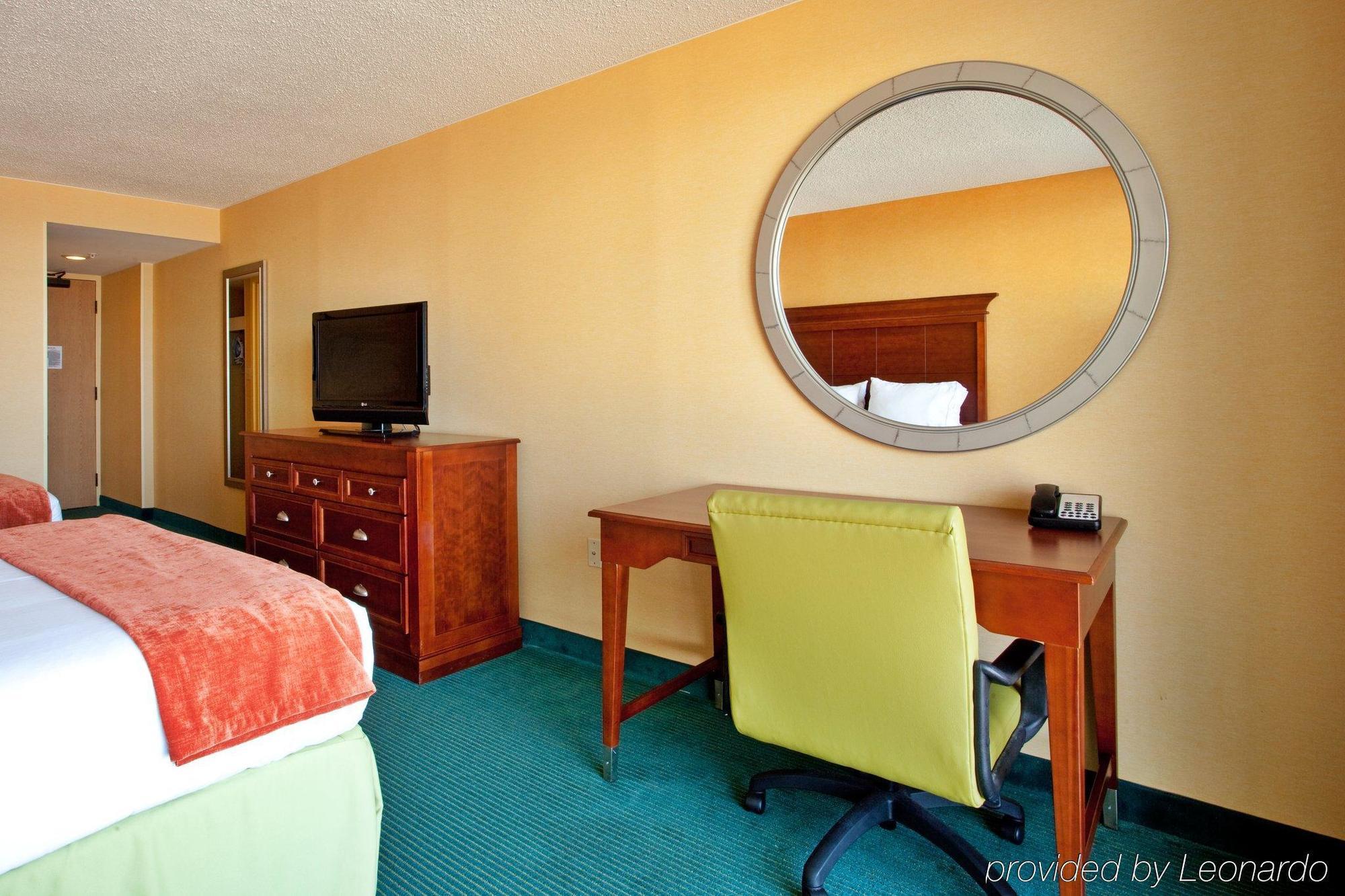 Resort Express & Va Oceanfront By Ihg