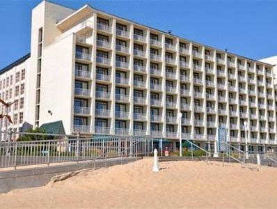 Hotel Country & By Radisson, Virginia Oceanfront , Va Virginia Beach