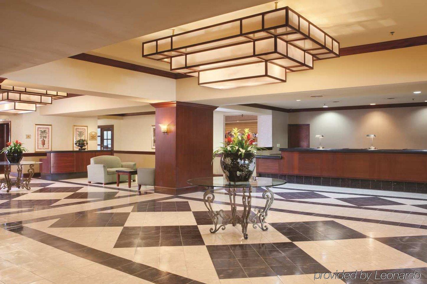 Doubletree By Hilton Virginia Hotel