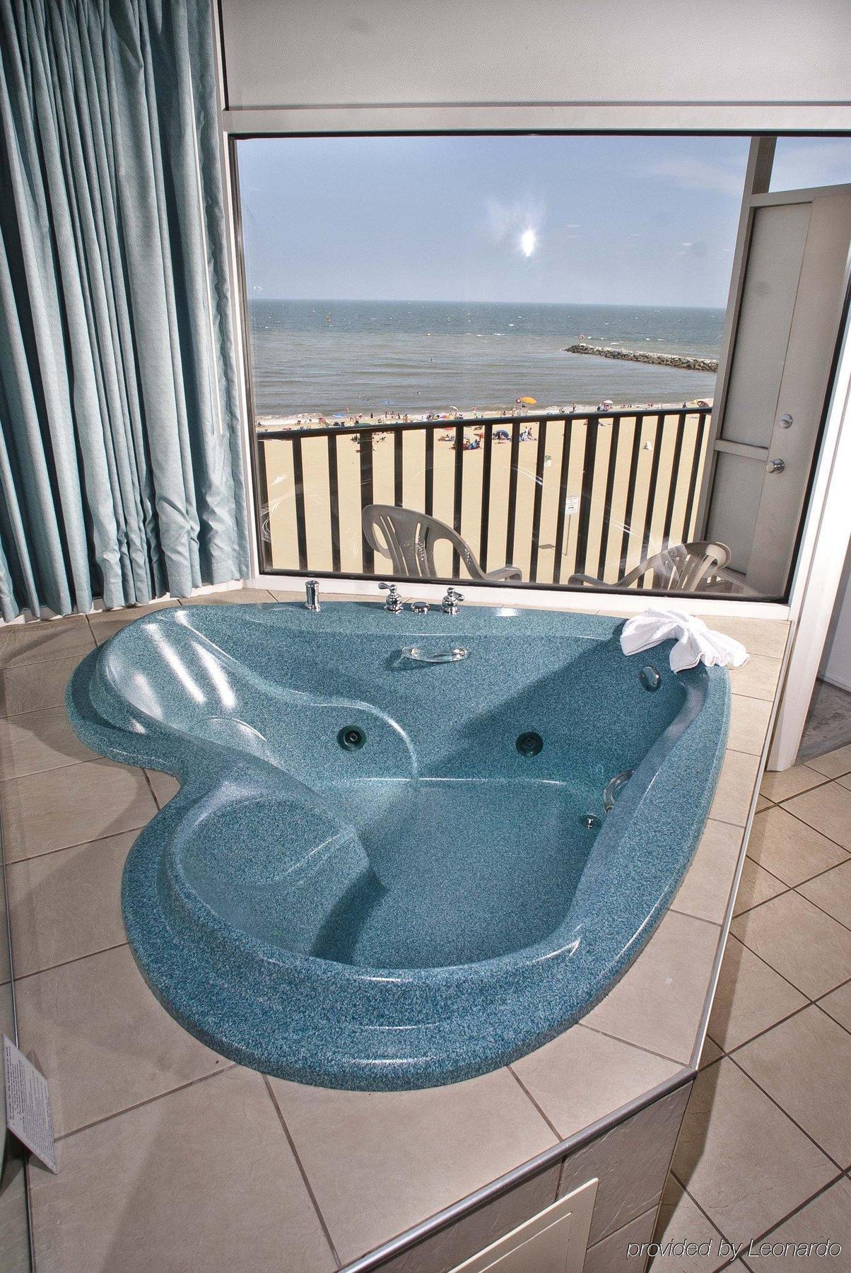The Schooner Hotel Virginia Beach