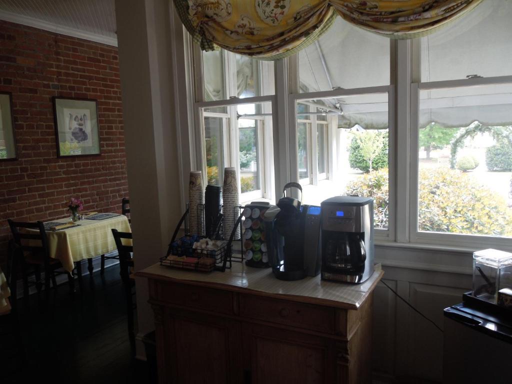 Bed & Breakfast Church Point Manor 3*