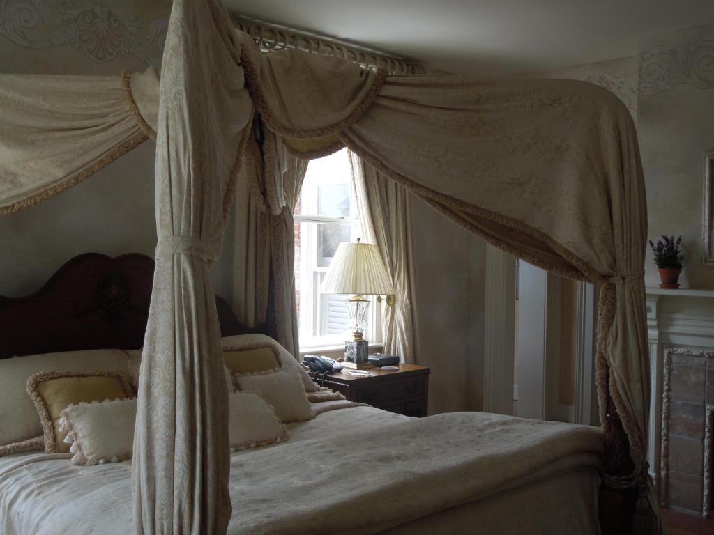 Bed & Breakfast Church Point Manor