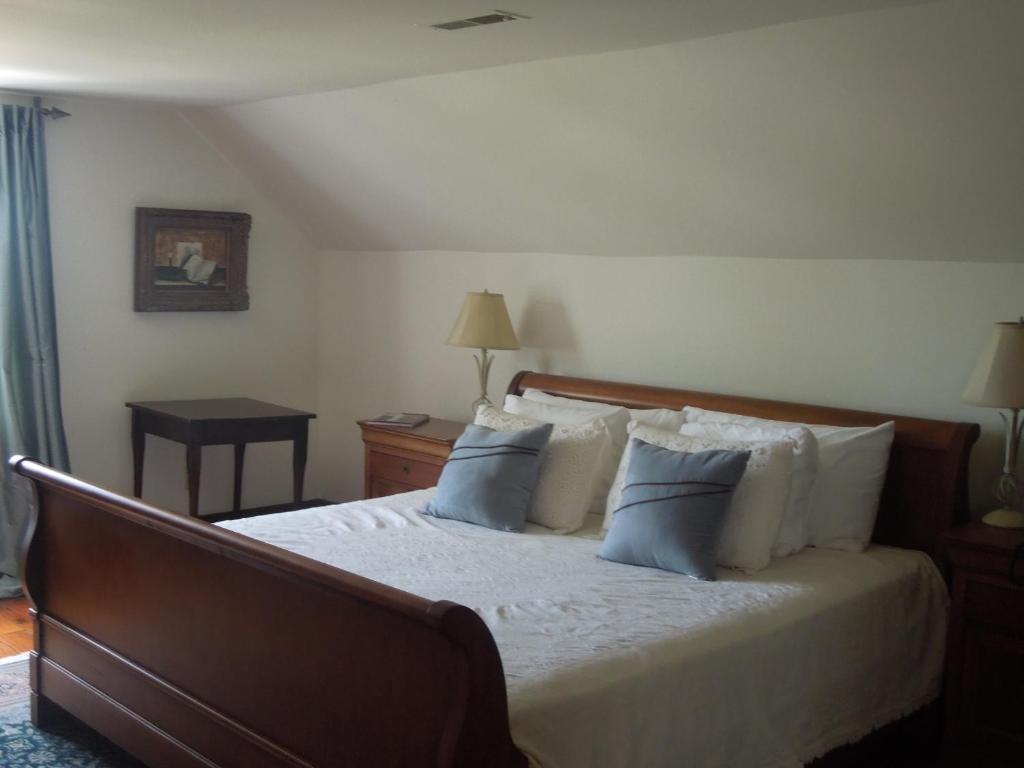 Church Point Manor
