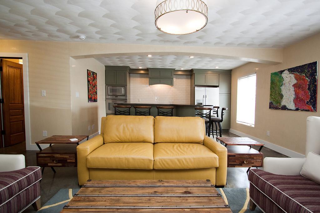 Aparthotel Plaza 2700 Luxury Beach Suites Virginia Beach