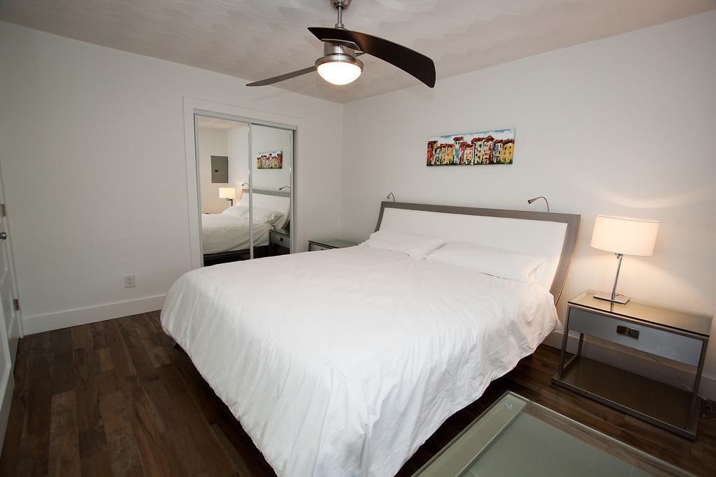 Plaza 2700 Luxury Beach Suites Virginia Beach