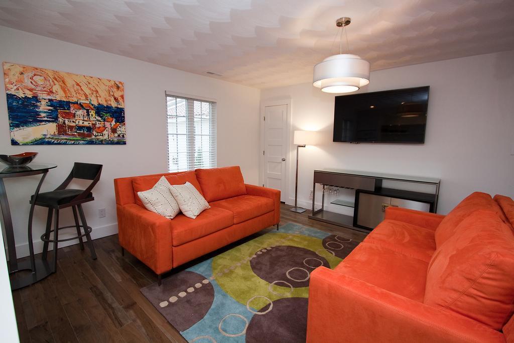 Aparthotel Plaza 2700 Luxury Beach Suites Virginia Beach