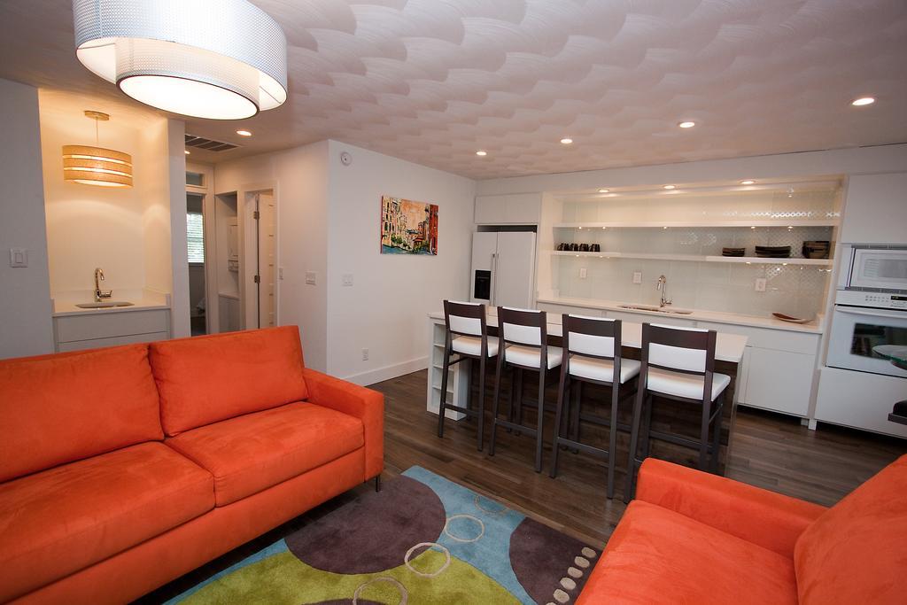 Plaza 2700 Luxury Beach Suites Virginia Beach