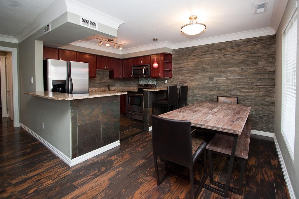 Plaza 2700 Luxury Beach Suites * Virginia Beach