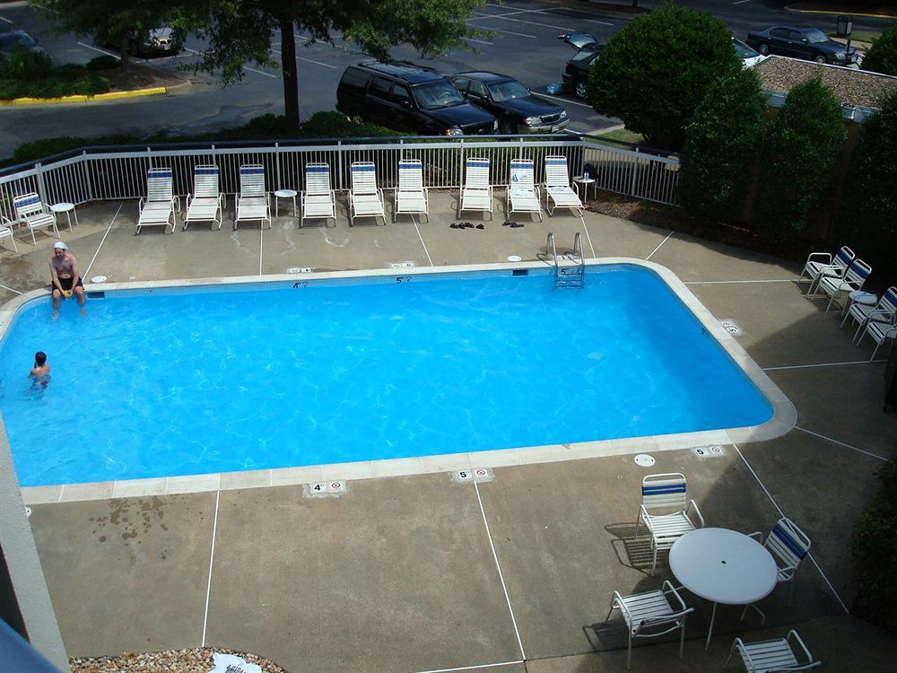 Hotel 6 Virginia 2*