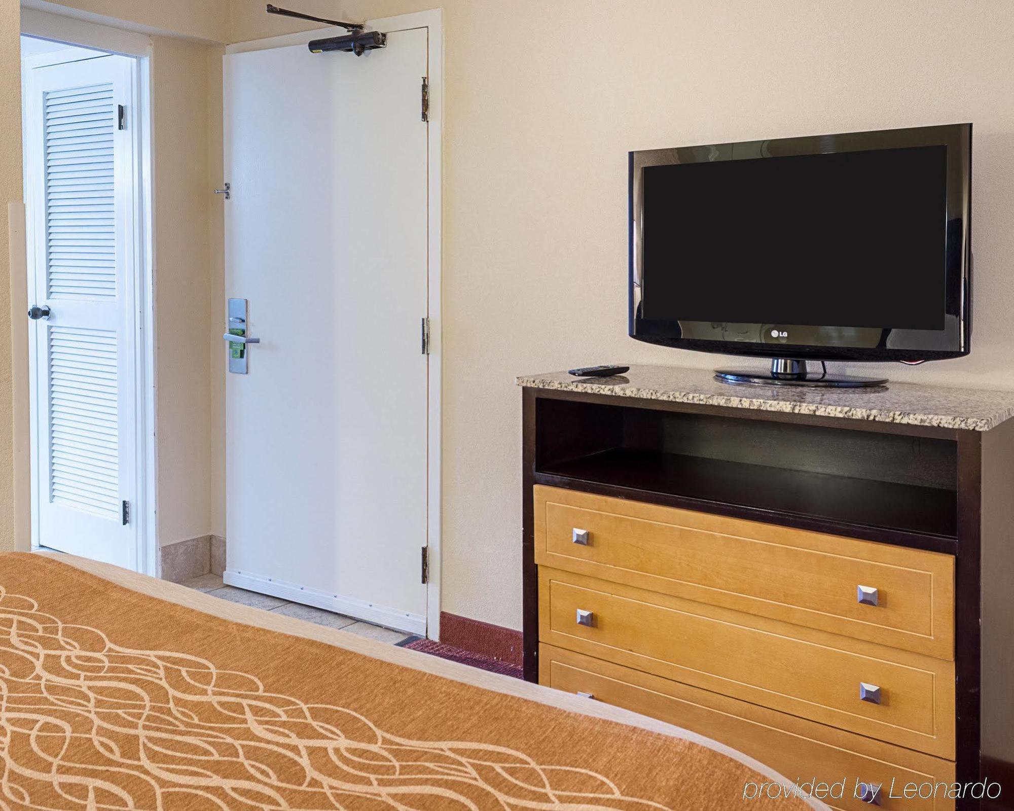 Hotel Coastal & Virginia - Oceanfront