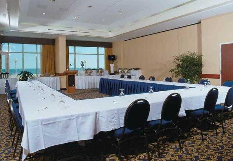 Hotel Courtyard Virginia Oceanfront / North 37th Street 3*