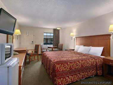 Days By Wyndham Virginia Town Center