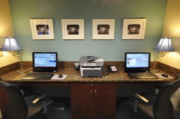 Hotel Country & By Radisson, Virginia Oceanfront , Va