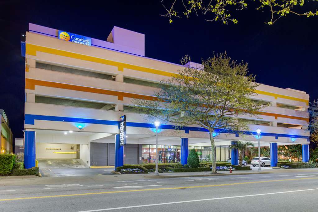 Hotel Coastal & Virginia - Oceanfront Virginia Beach