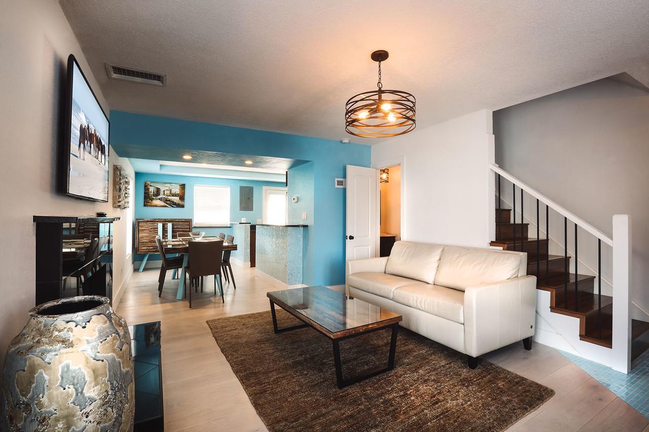 Plaza 2700 Luxury Beach Suites Aparthotel *
