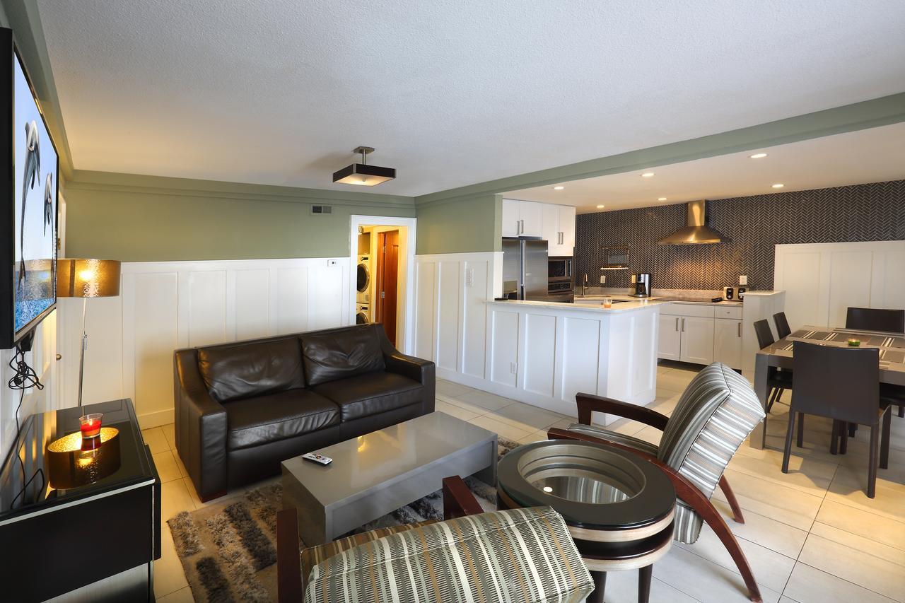 Plaza 2700 Luxury Beach Suites Aparthotel