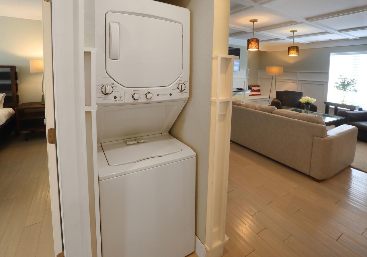 Plaza 2700 Luxury Beach Suites * Virginia Beach