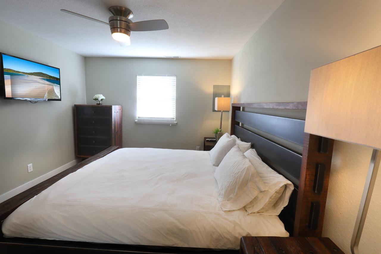 Plaza 2700 Luxury Beach Suites Virginia Beach
