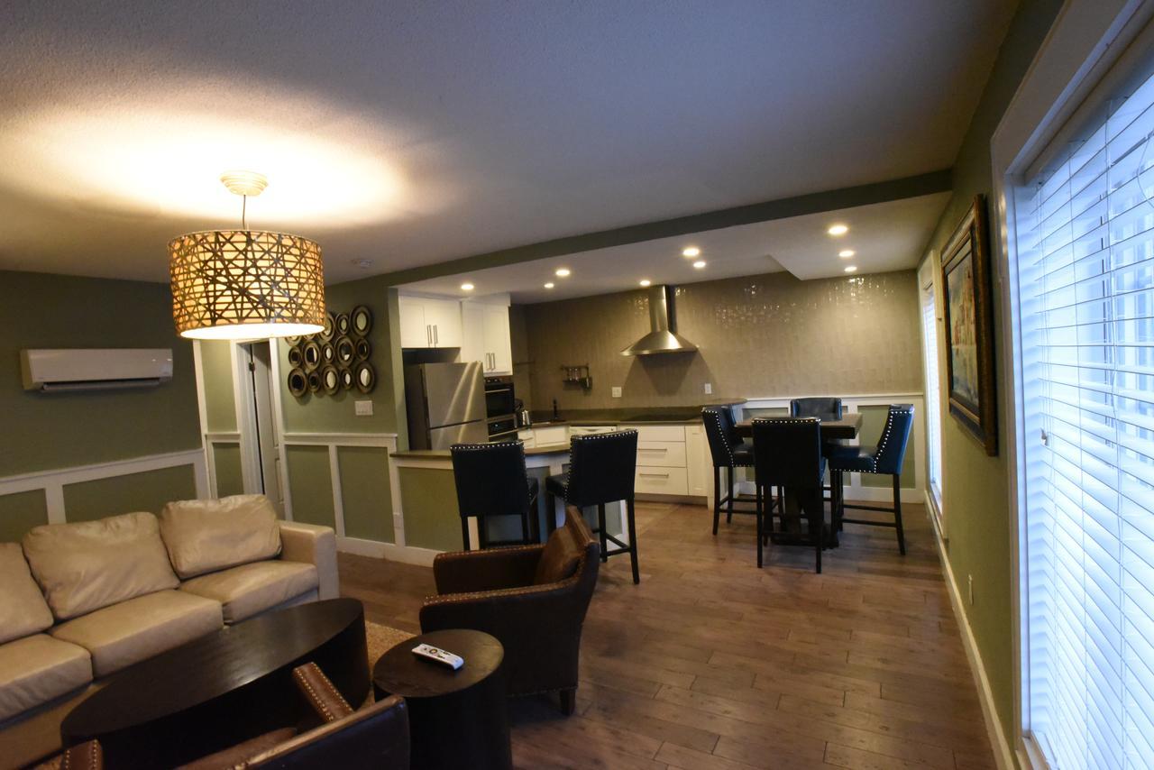 Plaza 2700 Luxury Beach Suites *