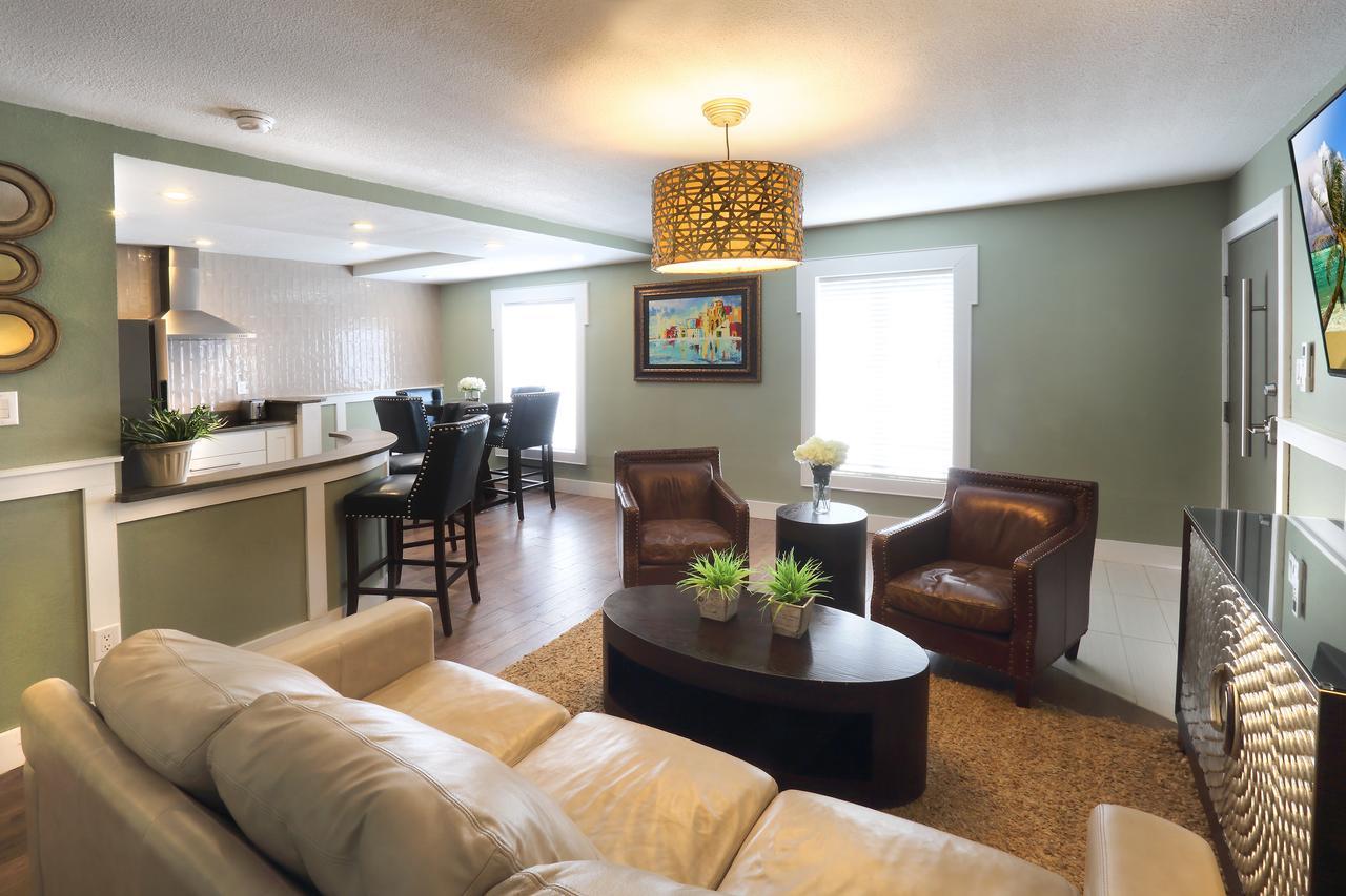 Plaza 2700 Luxury Beach Suites