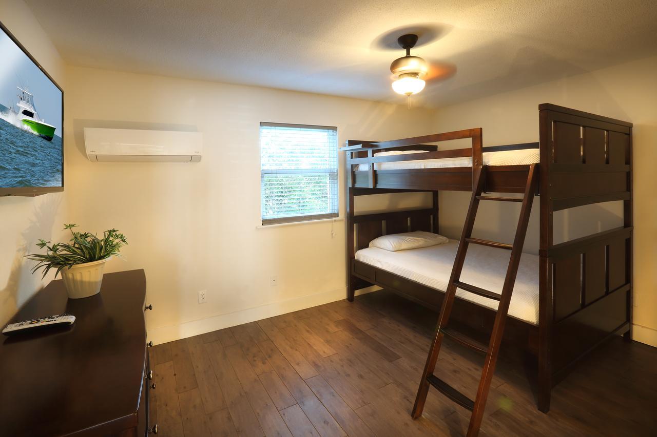 Plaza 2700 Luxury Beach Suites Aparthotel Virginia Beach