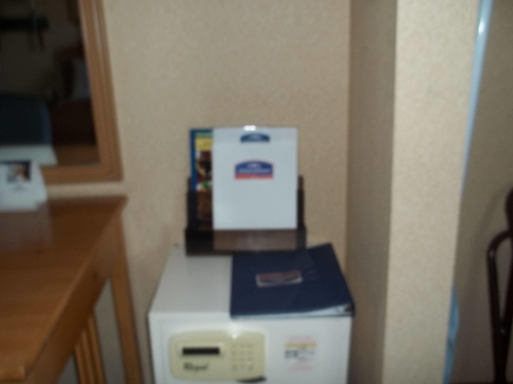 Howard Johnson By Wyndham Virginia Motel