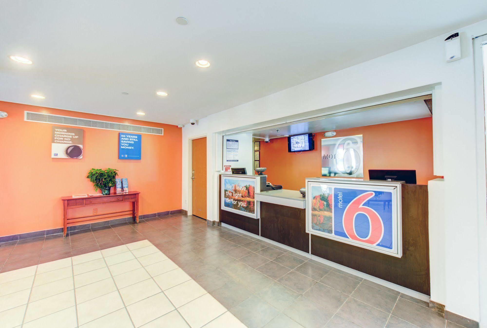 Hotel 6 Virginia
