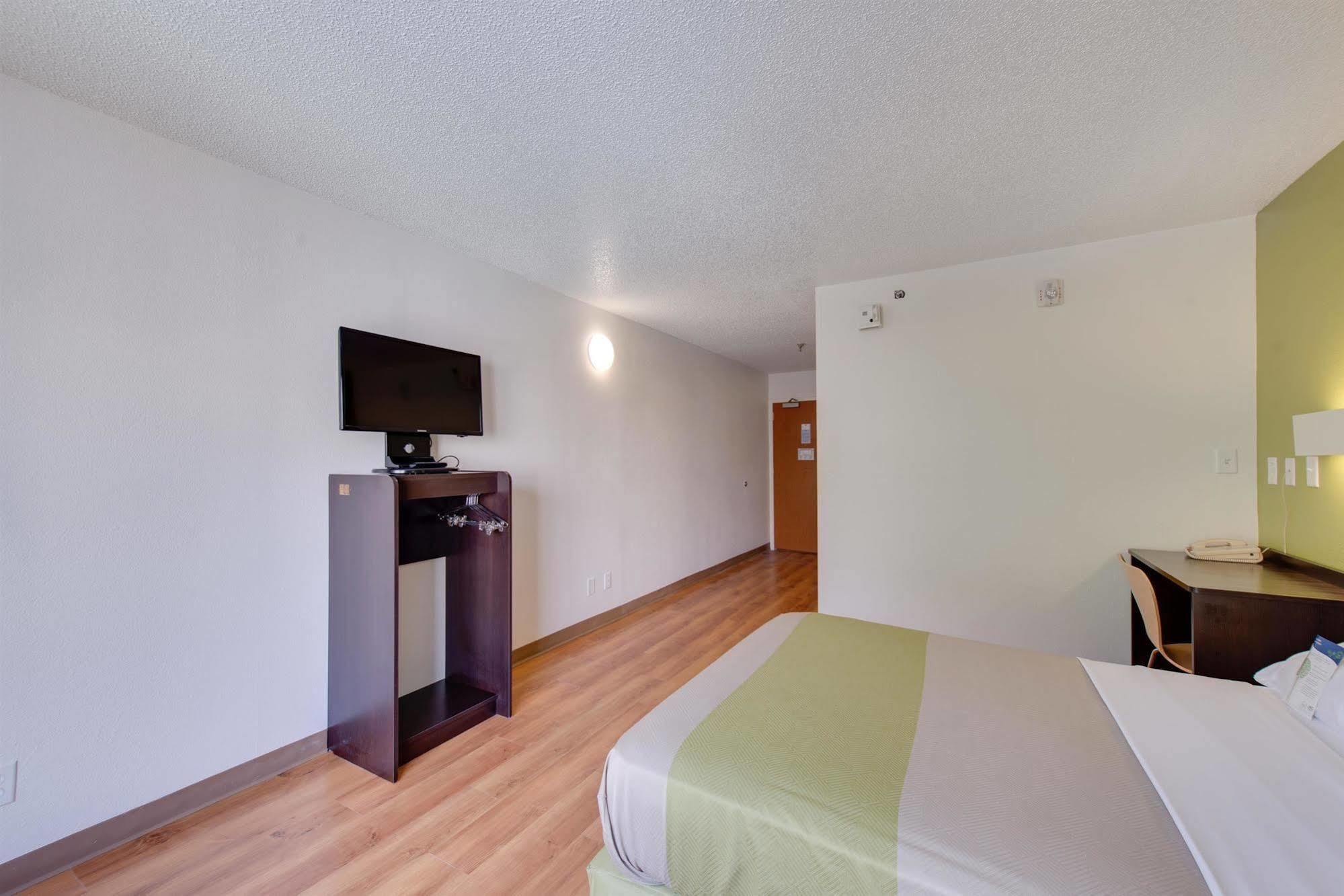 Hotel 6 Virginia Virginia Beach