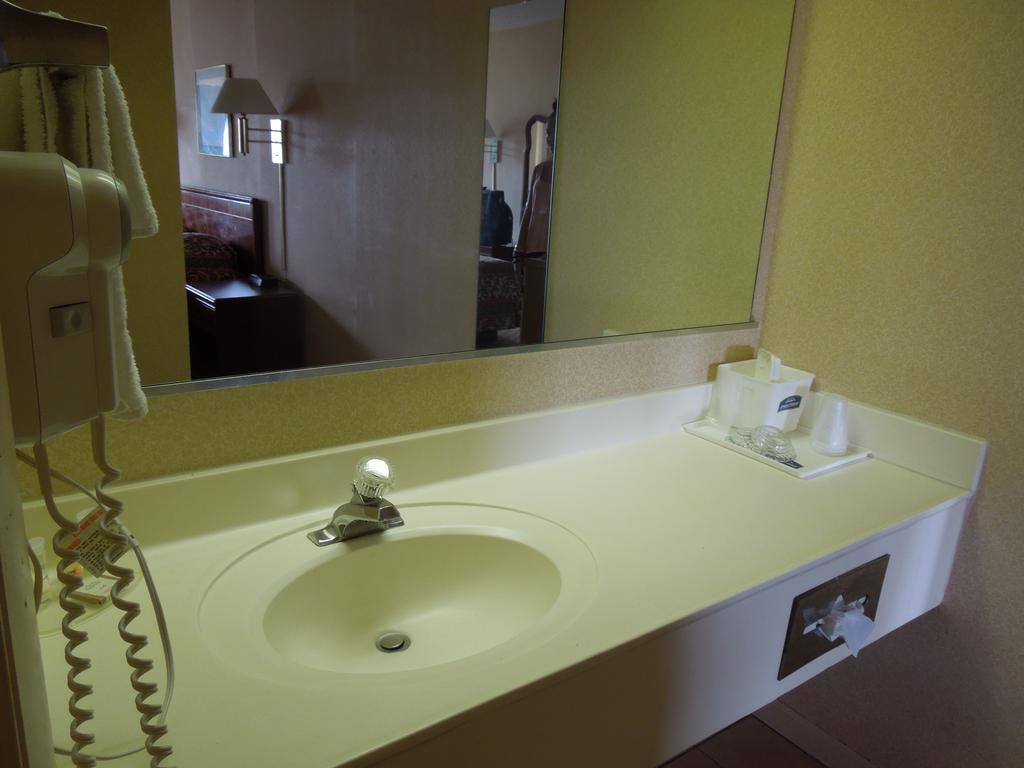 Howard Johnson By Wyndham Virginia Motel Virginia Beach