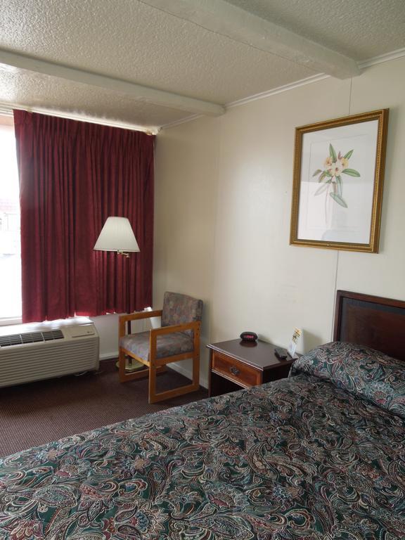 Hotel Sunshine Inn & Suites