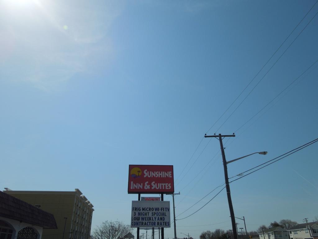 Sunshine Inn & Suites Hotel 2*