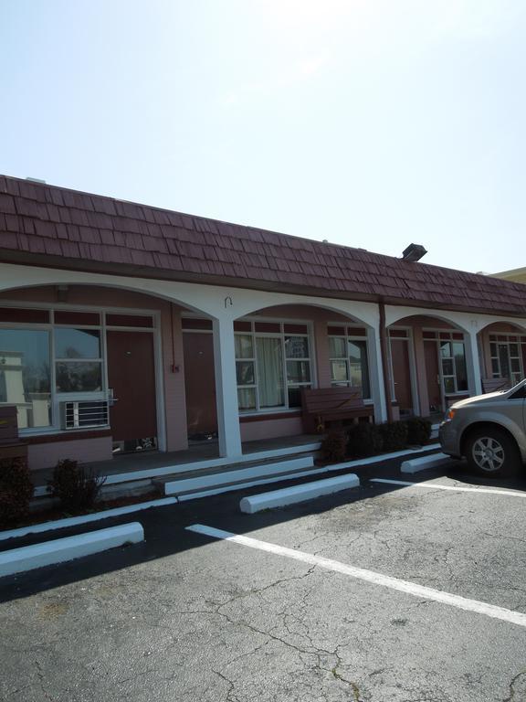 Sunshine Inn & Suites 2*