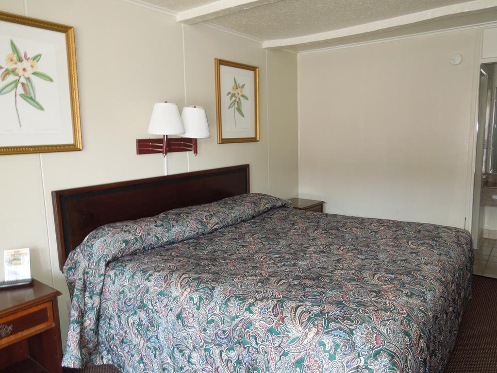 Sunshine Inn & Suites