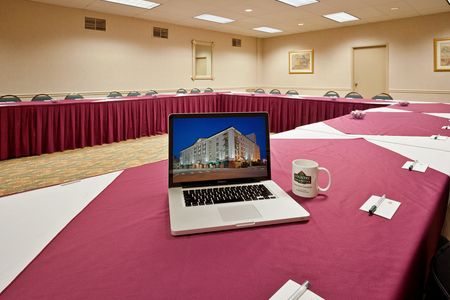 Country & By Radisson, Virginia Oceanfront , Va 3*